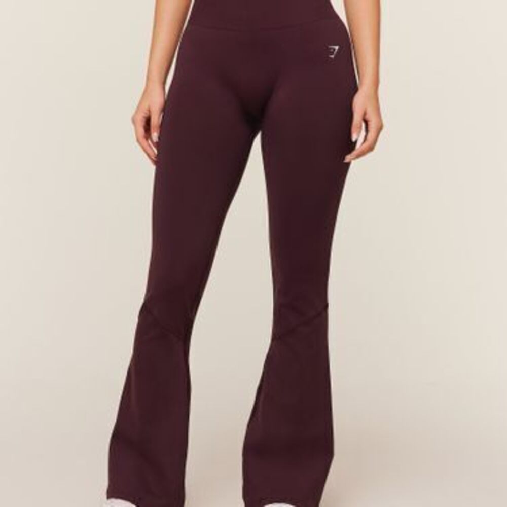 Gymshark Everyday Seamless Flared Legging 2.0 - GS Cherry Purple - Medium
